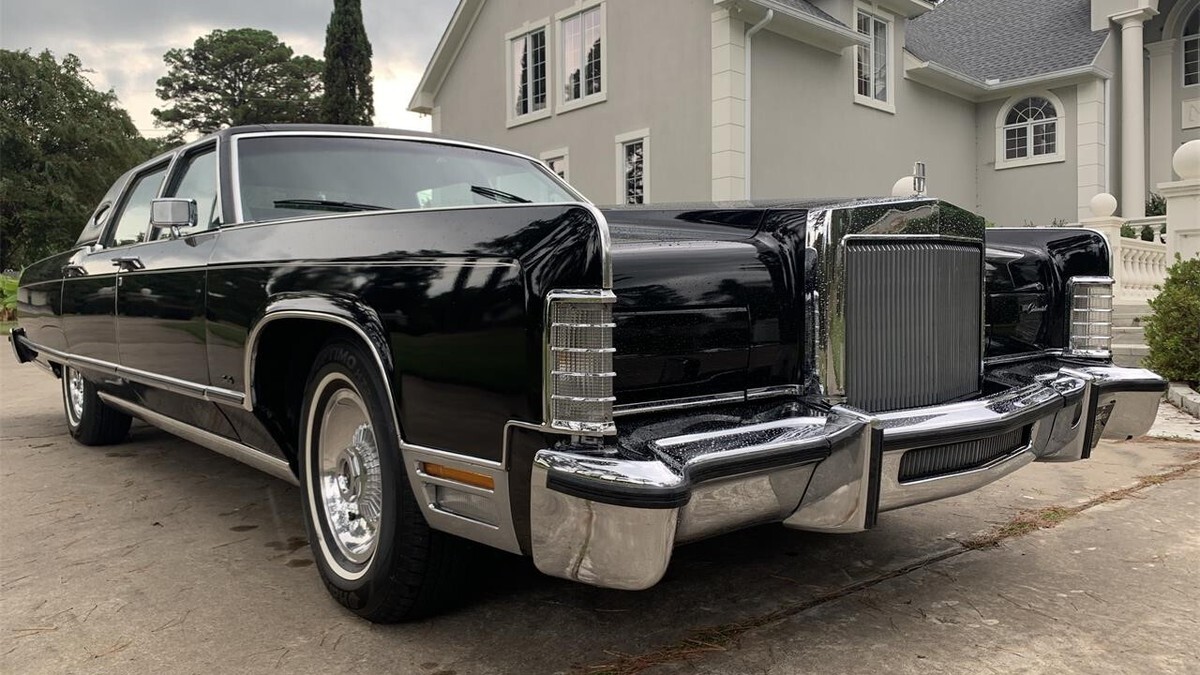 1977 Lincoln Continental - photo 2