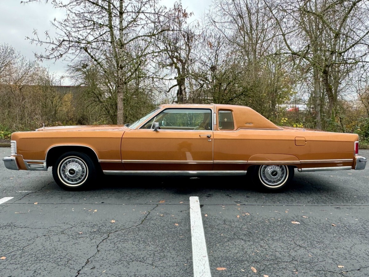 1977 Lincoln Continental - photo 2