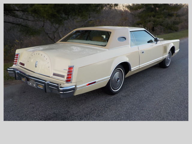 1977 Lincoln Mark Series *NO RESERVE* Mark V 2-Door - photo 2