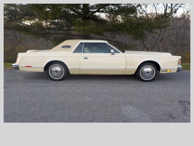 1977 Lincoln Mark Series *NO RESERVE* Mark V 2-Door - photo 9