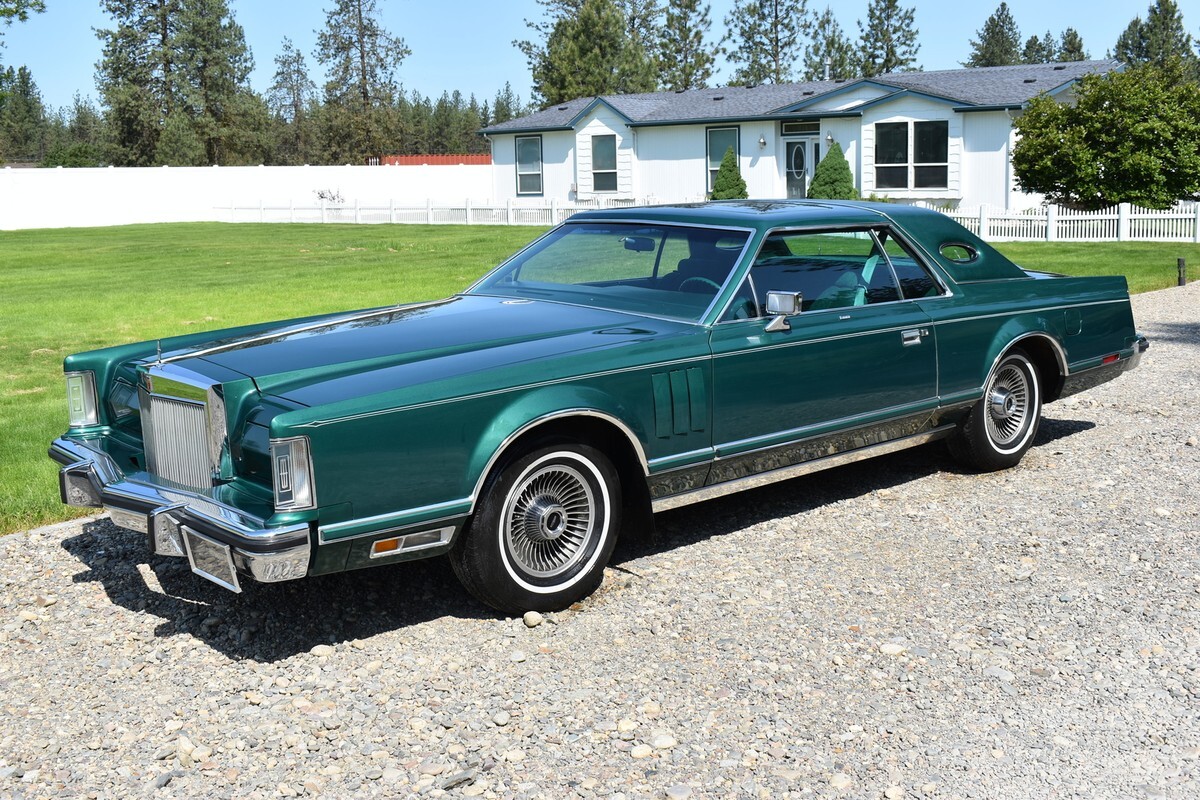 1977 Lincoln Mark Series - photo 2