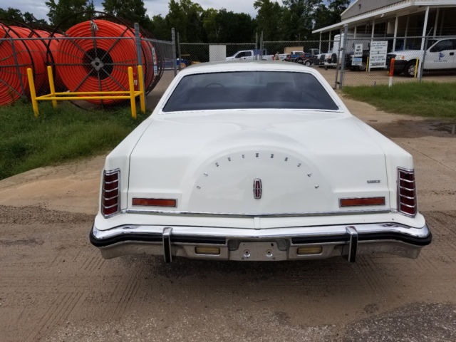 1977 Lincoln Continental Mark V - photo 2