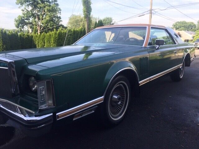 1977 Lincoln Mark VIII 1977 Lincoln Continental Green