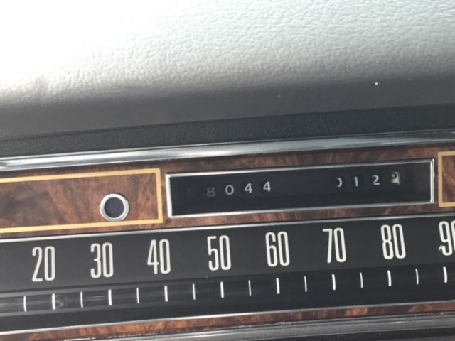 1977 Lincoln Town Car - photo 8
