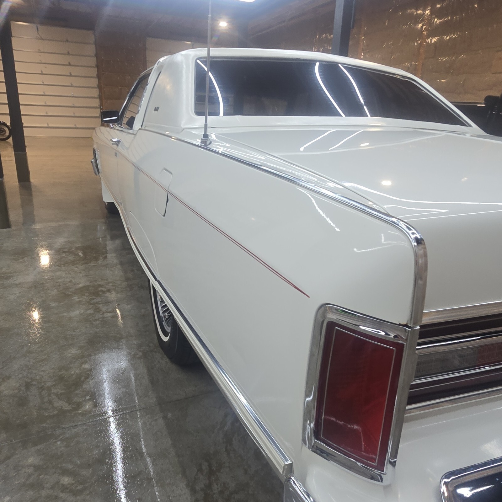 1977 Lincoln Town Car - photo 8