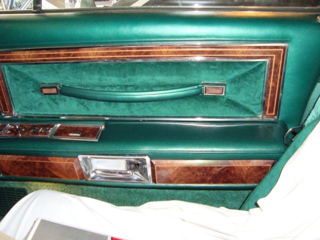 1977 Lincoln Town Car - photo 10