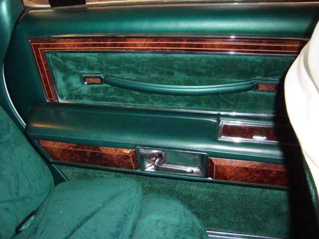 1977 Lincoln Town Car - photo 11