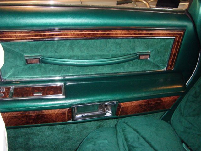 1977 Lincoln Town Car - photo 13