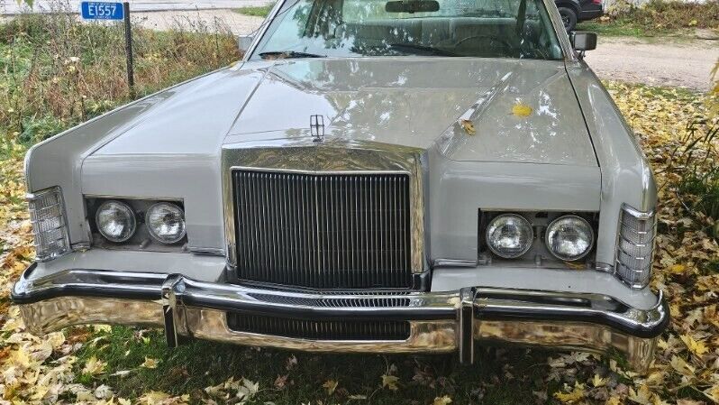 1977 Lincoln Town Car - photo 3