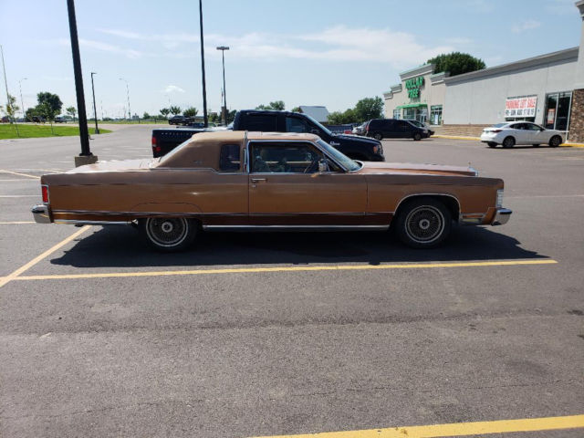 1977 Lincoln Town Coupe 10 pics 1977 Lincoln Continental