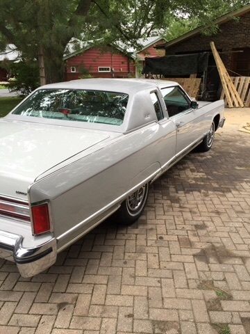 1977 Lincoln Continental Coupe - photo 3