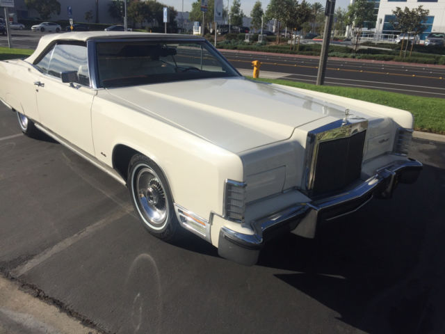 1977 Lincoln Town Car - photo 2