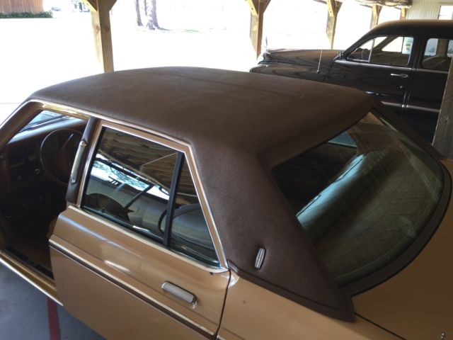 1977 Lincoln Versailles Landau - photo 10