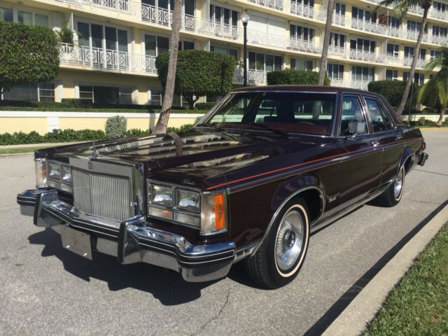 1977 Lincoln Town Car Versailles