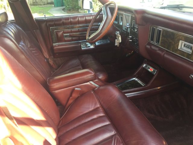 1977 Lincoln Town Car Versailles - photo 7