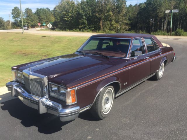 1977 Lincoln Town Car Versailles