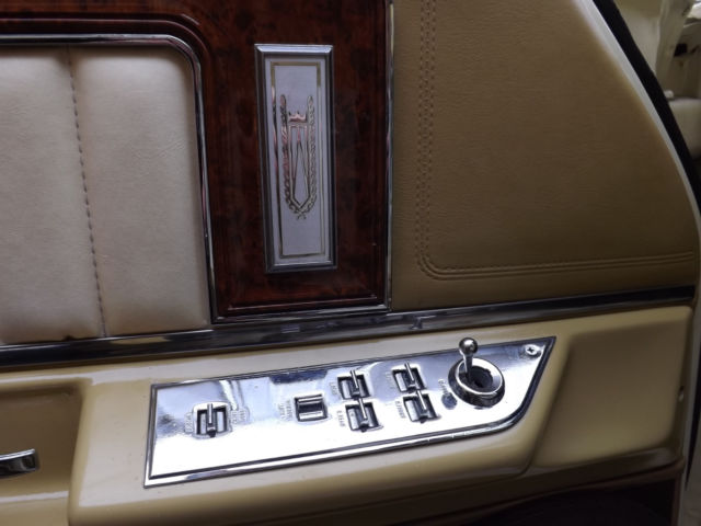 1977 Ford Country Squire - photo 12