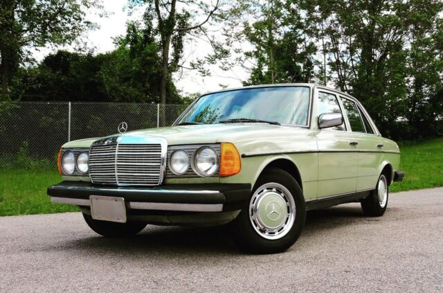 1977 Mercedes 240D DIESEL. 24K Actual Mi. Super Nice. All Original. NO RESERVE. 1977 Mercedes-Benz E-Class 240D DIESEL Auto