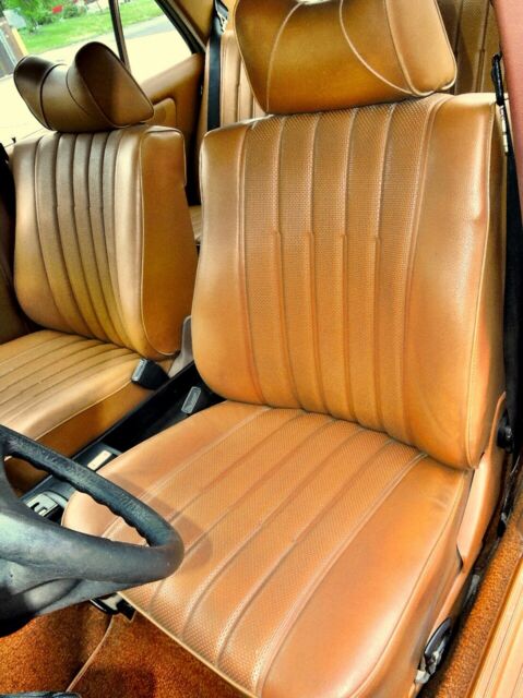 1977 Mercedes-Benz E-Class 240D DIESEL Auto - photo 10