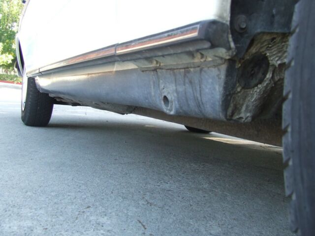 1977 Mercedes-Benz 200-Series base - photo 2
