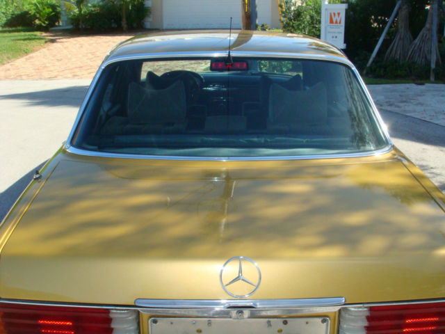 1977 Mercedes-Benz 200-Series - photo 6