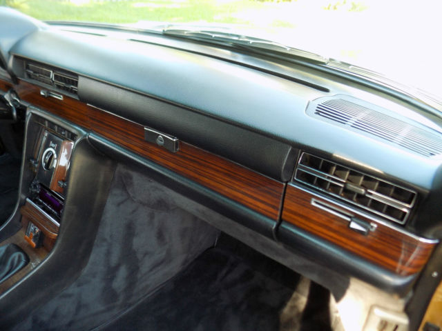1977 Mercedes-Benz 200-Series - photo 11