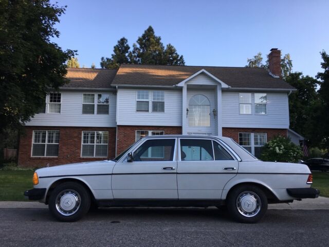 1977 Mercedes-Benz 200-Series 280E - photo 2