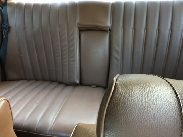 1977 Mercedes-Benz 200-Series 280E - photo 8