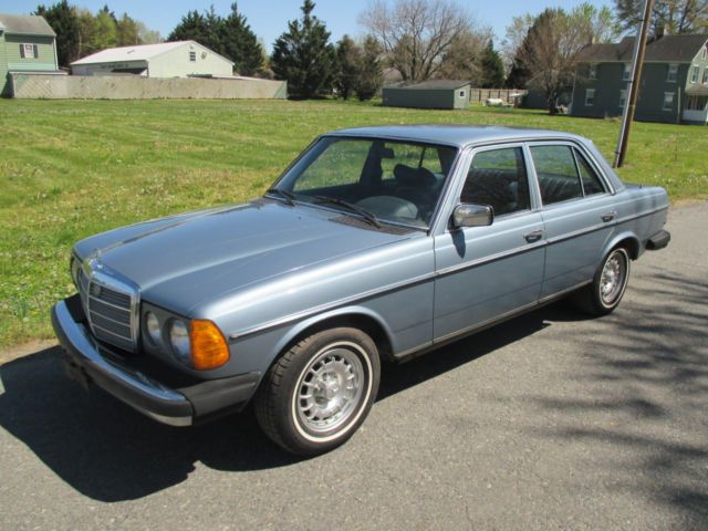 1977 Mercedes 300D Diesel Sedan 242K miles NO RESERVE 1977 Mercedes-Benz 300-Series