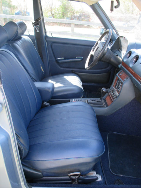 1977 Mercedes-Benz 300-Series - photo 12