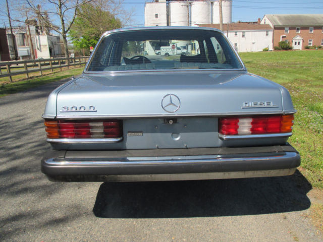 1977 Mercedes-Benz 300-Series - photo 4