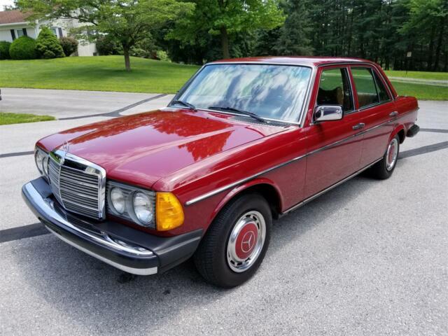 1977 Mercedes 300D W123 Diesel Sedan Garage Kept 1977 Mercedes-Benz 300-Series