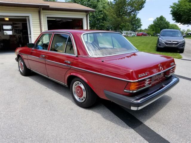 1977 Mercedes-Benz 300-Series - photo 2