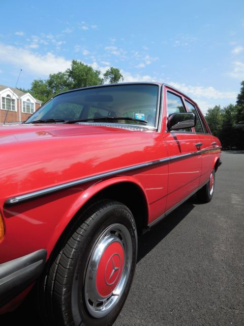 1977 Mercedes-Benz 200-Series low mile manual w123 Chassis, same as 240d,300d - photo 3