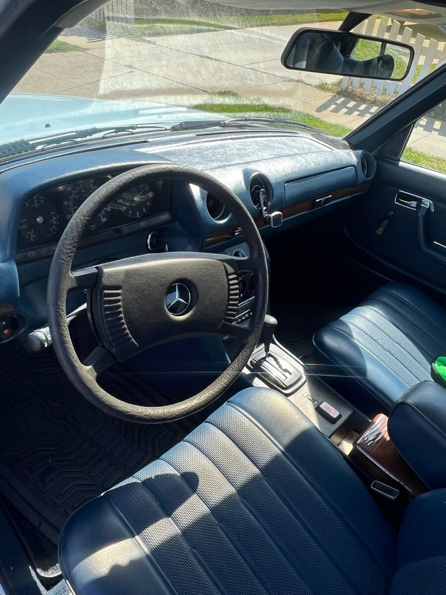 1977 Mercedes-Benz 240 D - photo 10