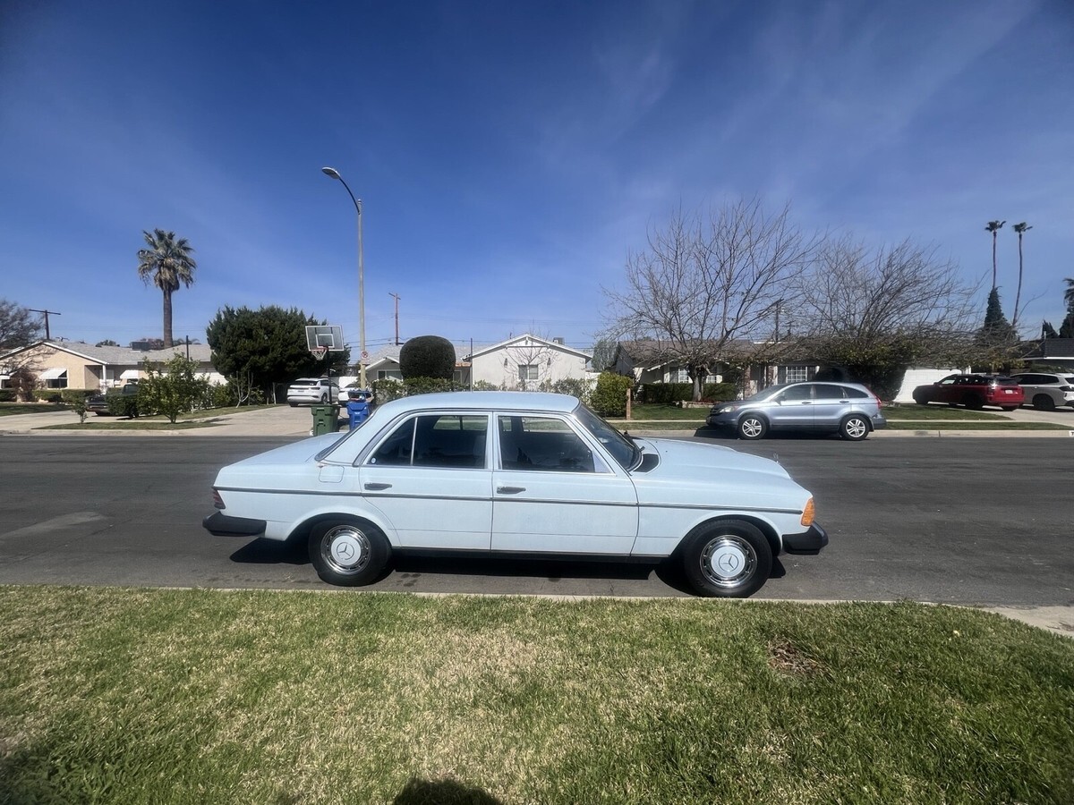 1977 Mercedes-Benz 240 D - photo 2