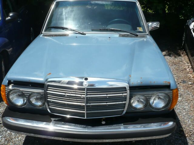 1977 Mercedes-Benz - 300D - 140k runs, off road and stored inside 1977 Mercedes-Benz 300-Series 300D-