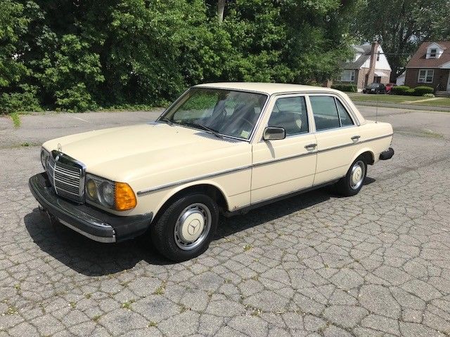 1977 Mercedes Benz 300D DIESEL! 97k miles! GREAT SHAPE! NO RESERVE!! 1977 Mercedes-Benz 300-Series
