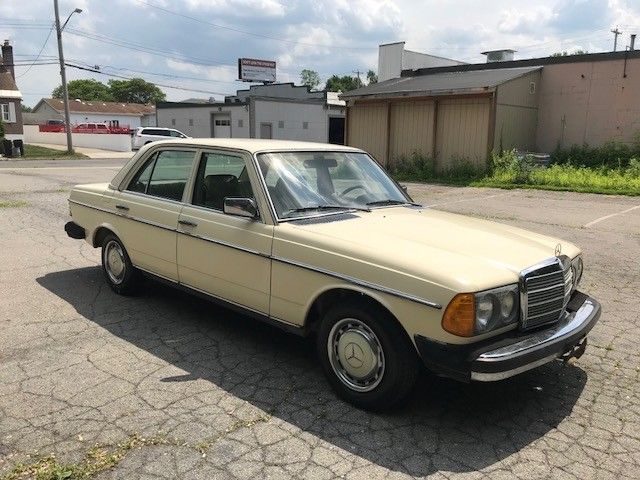1977 Mercedes-Benz 300-Series - photo 2