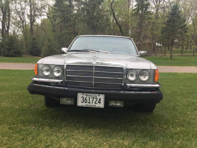 1977 Mercedes-Benz 400-Series - photo 2