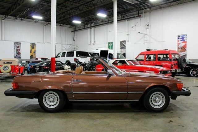 1977 Mercedes-Benz SL-Class -- - photo 6
