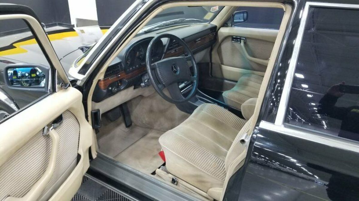 1977 Mercedes-Benz 450SEL Sedan - photo 13