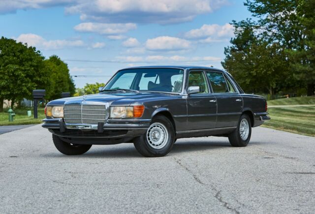 1977 Mercedes-Benz Euro 450SEL 6.9 1977 Mercedes-Benz 400-Series 6.9L