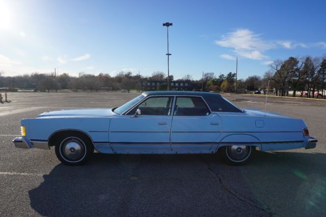 1977 Mercury Grand Marquis 4 Door Pillared Hardtop, Original - photo 4