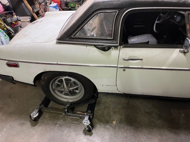1977 MG B - photo 3