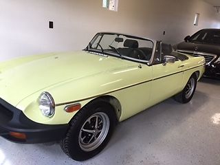 1977 MG MGB 2 DOOR - photo 2