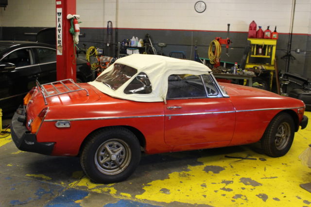 1977 MG MGB - photo 2