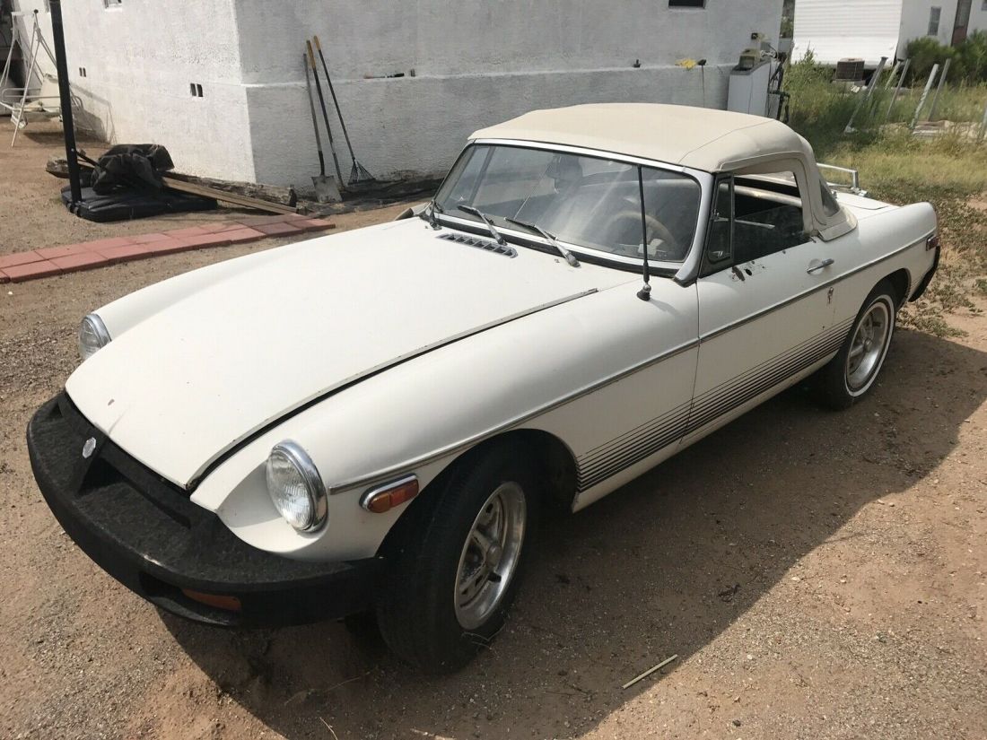 1977 MG MGB Roadster - photo 2