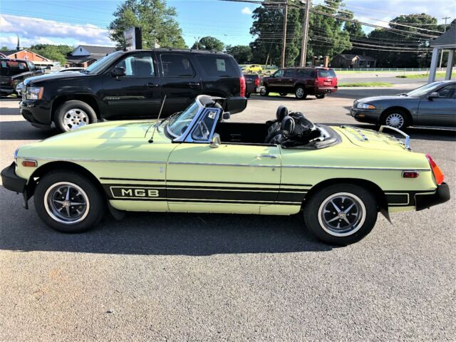 1977 MG MGB - photo 2