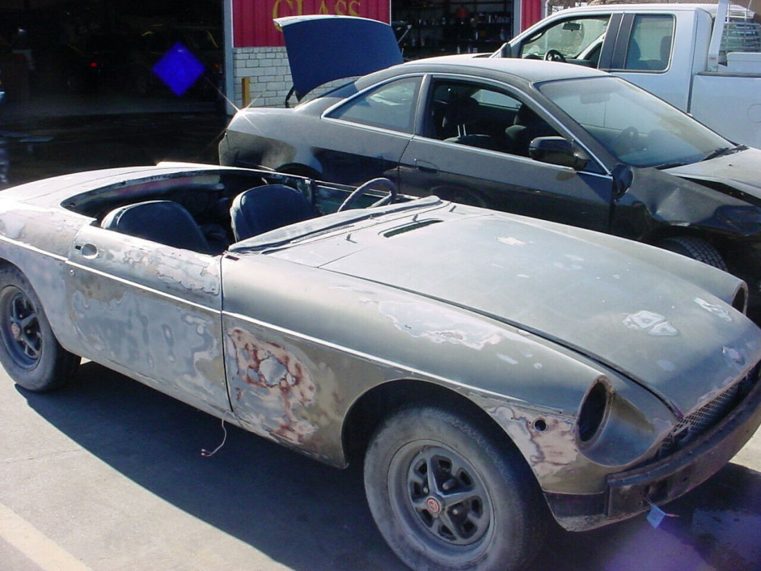 1977 MG MGB MGB ROADSTER SOFT TOP 1.8L 4-SPEED - photo 4